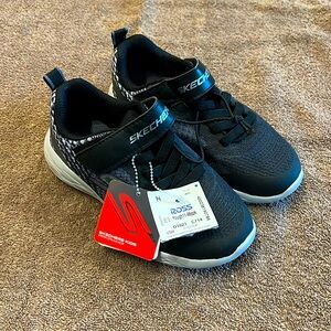 Kids. Sketchers shoes. Size: 12